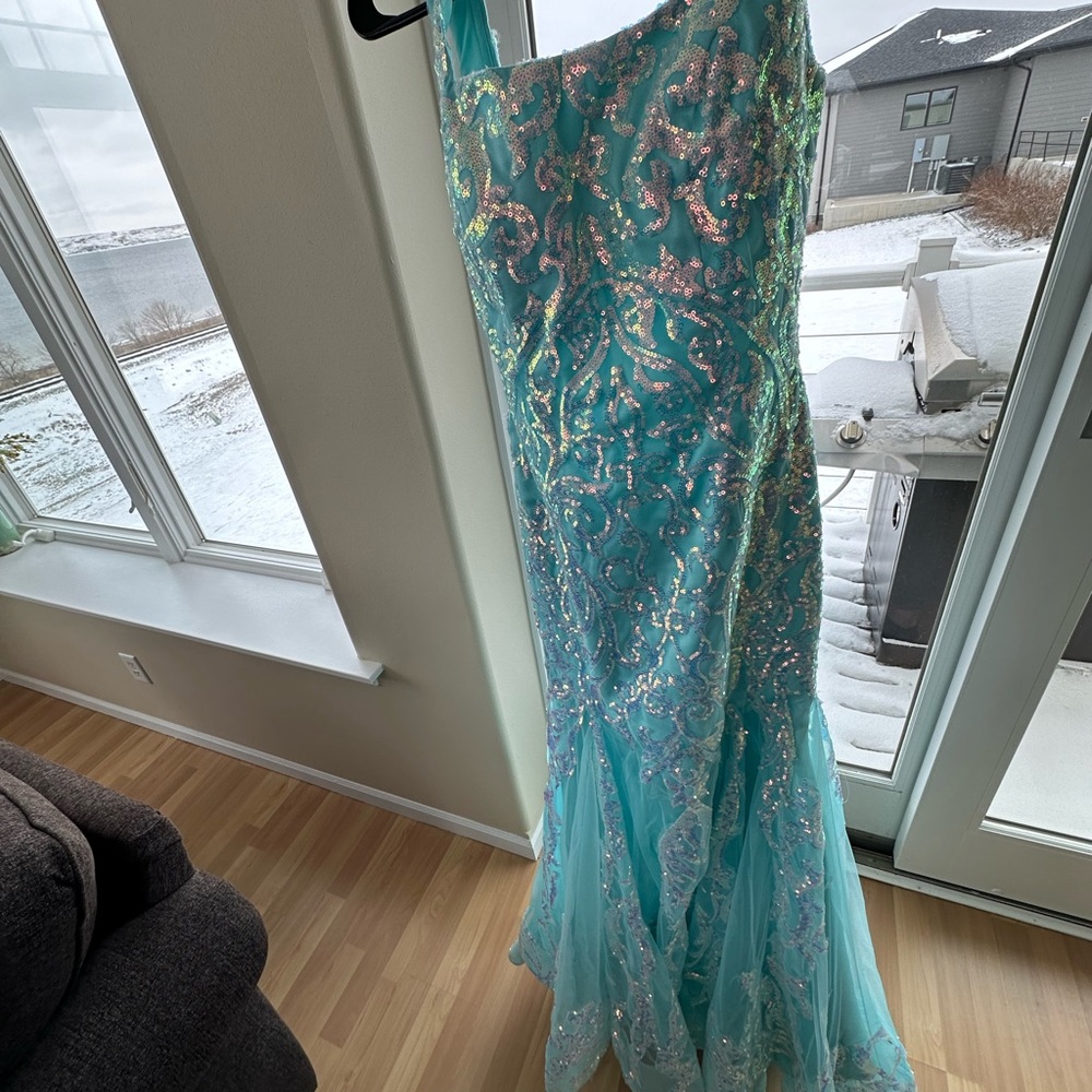 Prom Dress - Picture 5 of 9